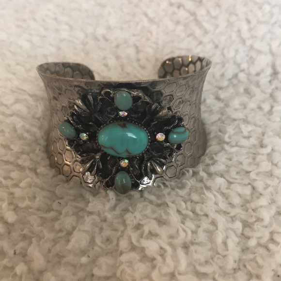 Jewelry - VINTAGE BRACELET COLOR SILVER AND AQUAMARINE
